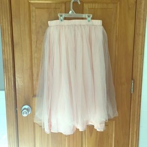 Forever 21 blush tulle skirt *NWOT*